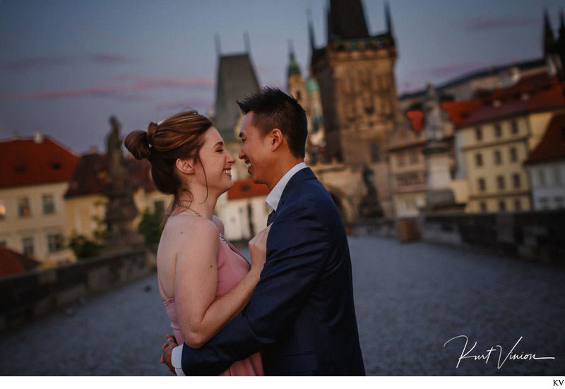 a smile for the newly engaged Charles Bridge proposal