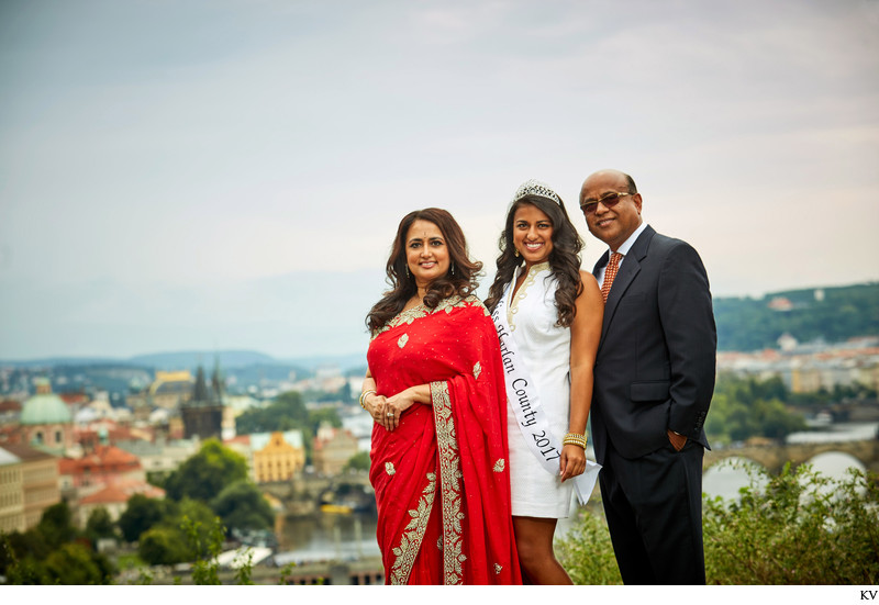 Wonderful family portrait overlooking Prague