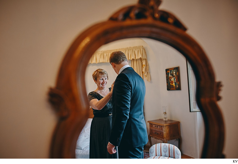 Hluboka nad Vltavou Castle wedding mother & groom