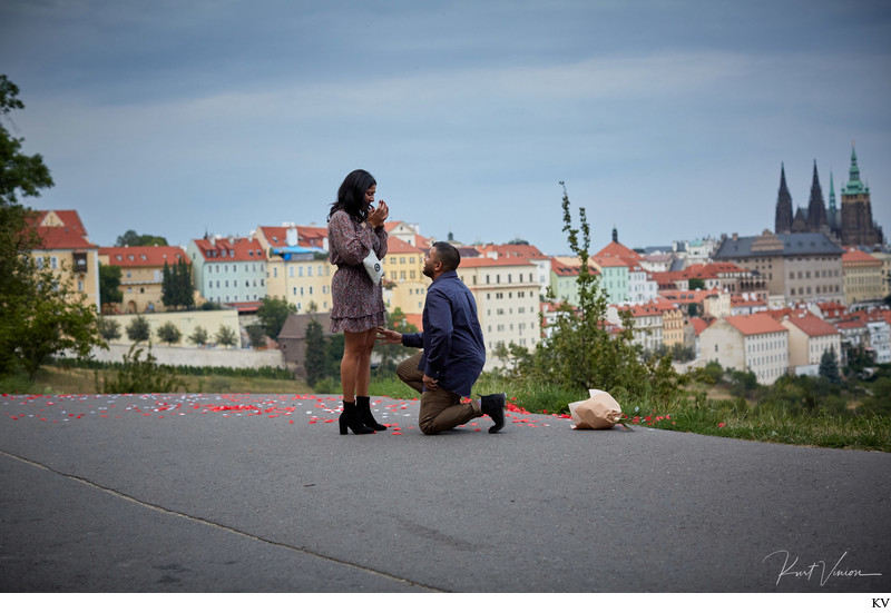 will you marry me I Secret Marriage proposal Prague