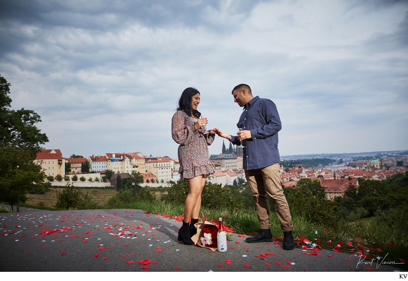 Champagne, flowers, rose petals I Prague engagements