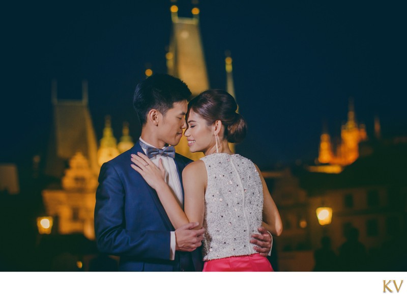 Romantic Charles Bridge engagement picture at night