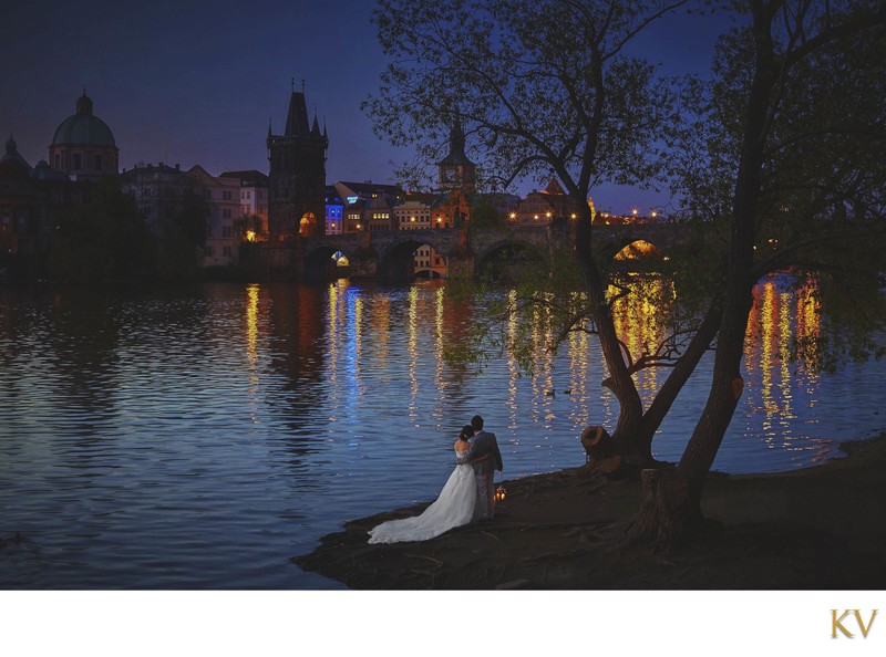 Prague pre-wedding couple twilight Charles Bridge