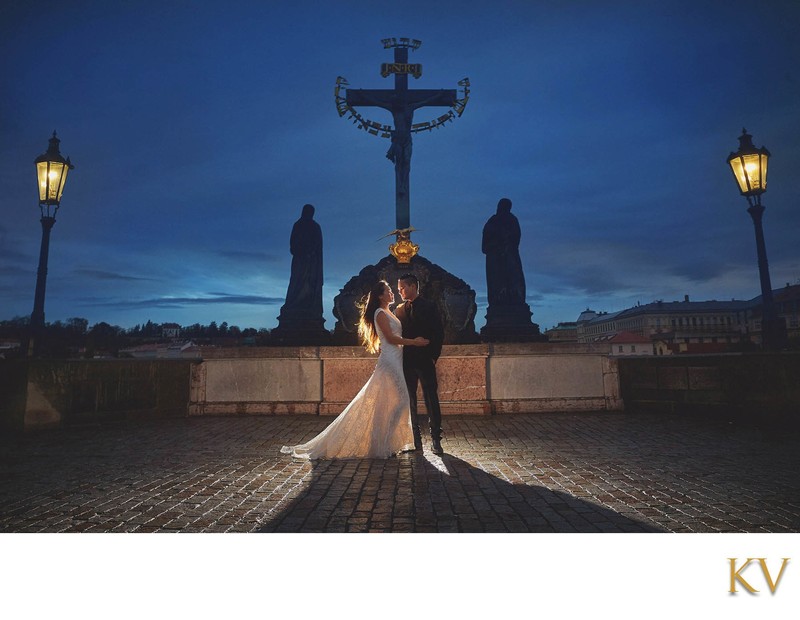 Sexy American couple Calvary Charles Bridge