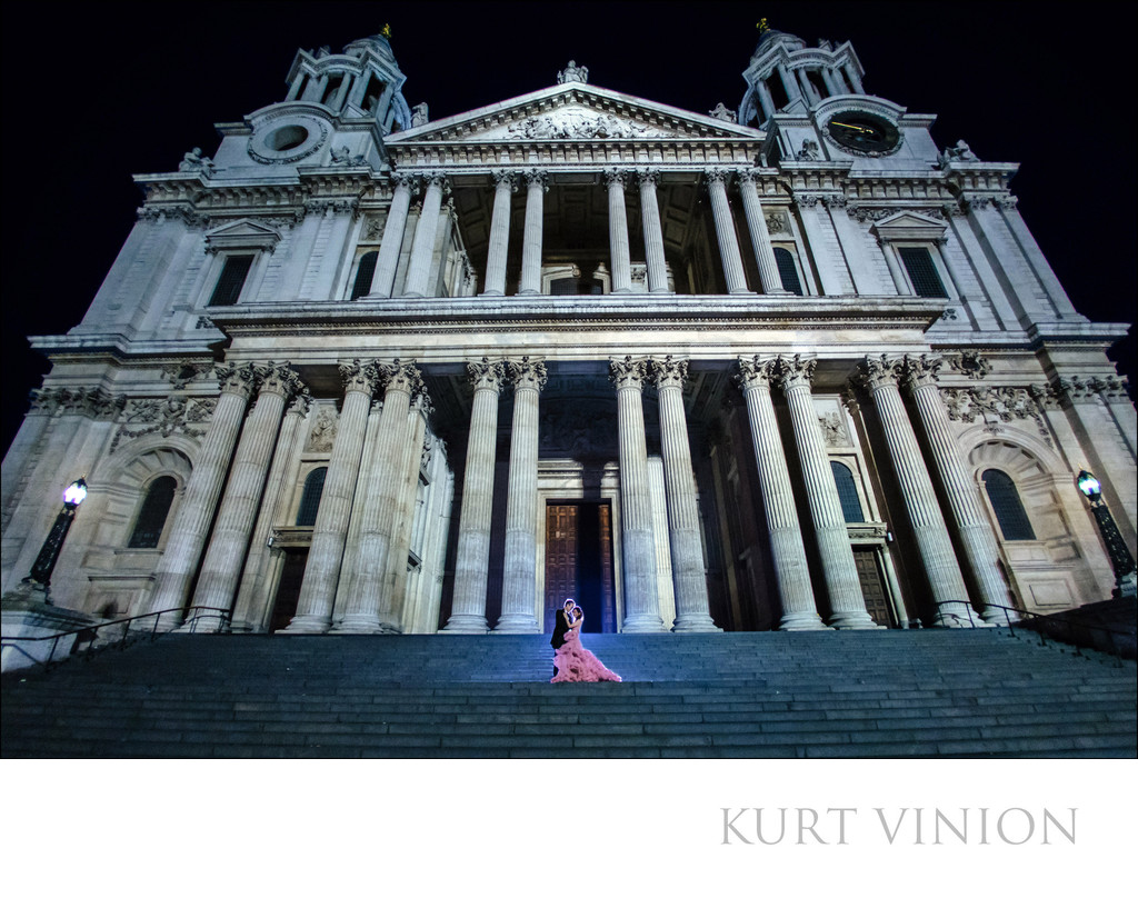 London St Paul Cathedral at night wedding couple