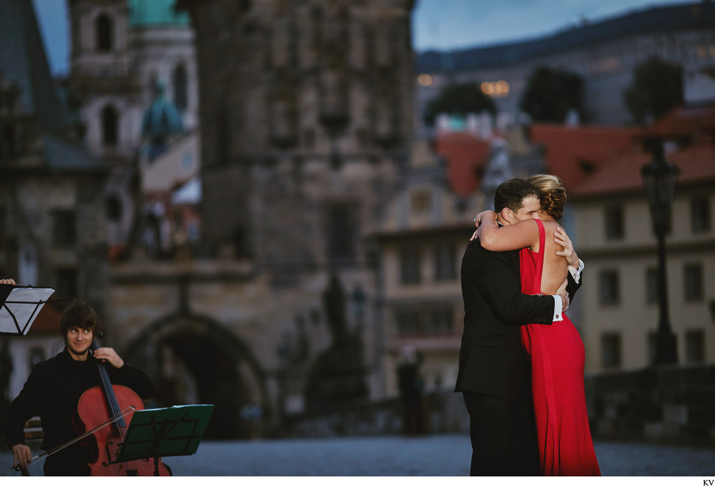 Charles Bridge marriage proposal the embrace