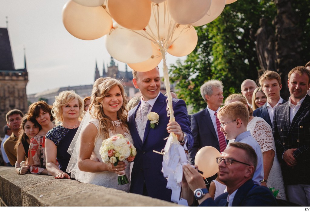 wedding wishes on the balloons