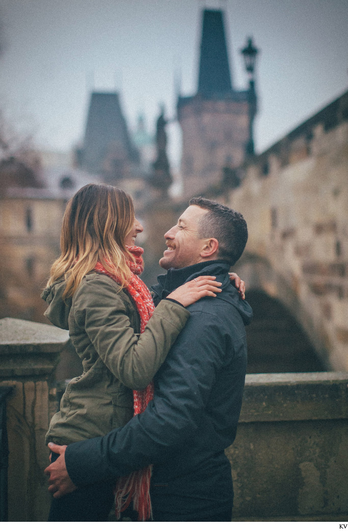 winter marriage proposal in Prague N&J Charles Bridge