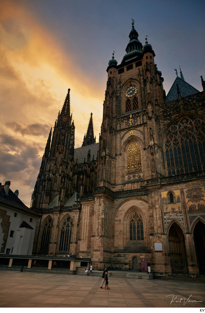marriage proposal in Prague: walking under St. Vitus