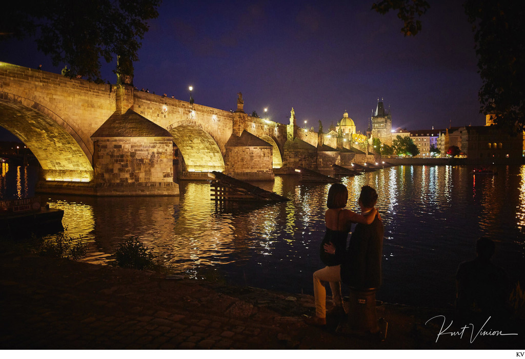 Prague marriage proposal: Charles Bridge
