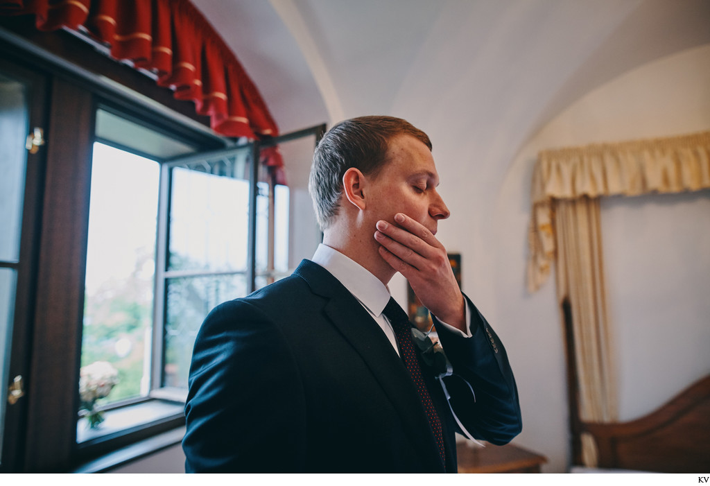 Nervous groom in hotel Stejkl