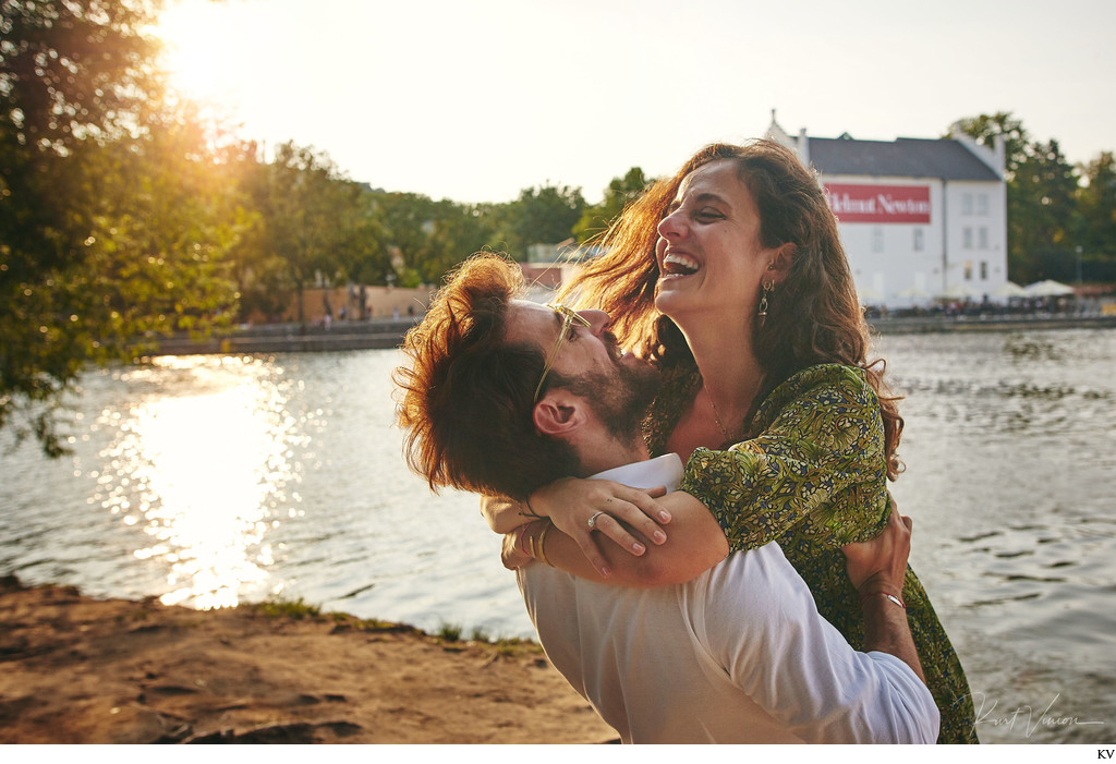 Authentic, emotional Engagements