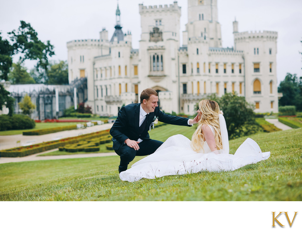 Newlyweds on the grounds of Castle Hluboka