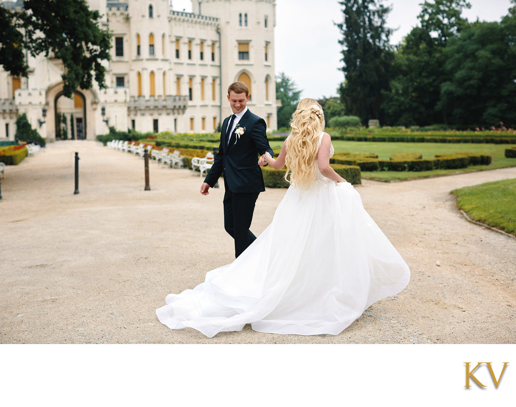 newlyweds dance 