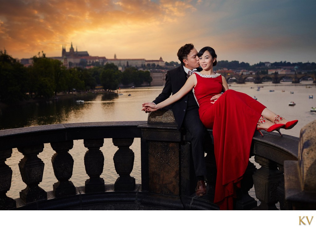 Stylish & Elegant Macau couple overlooking the Vltava