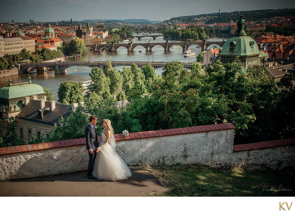 Prague panorama bride & groom