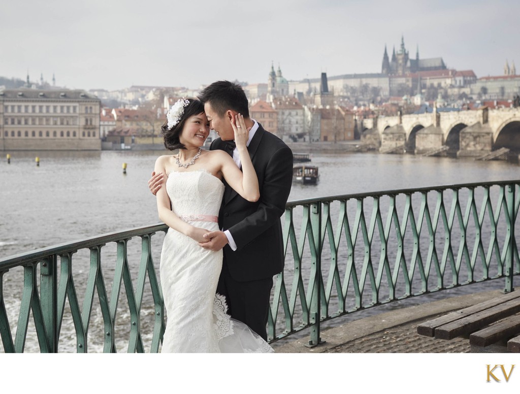 timeless, elegant wedding portraits from Prague
