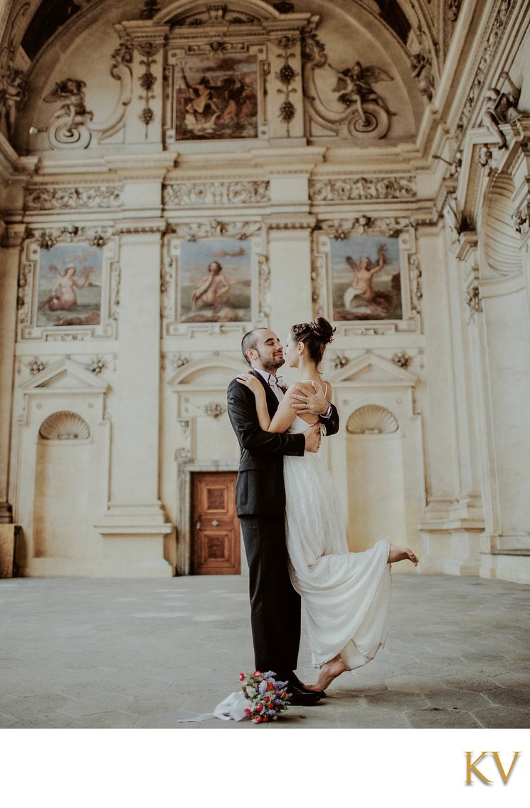 sexy Israeli bride & groom at the Wallenstein Garden