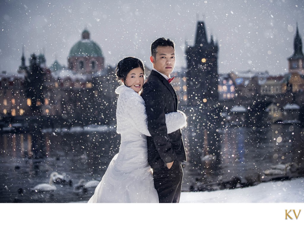 winter themed pre-weddings Prague