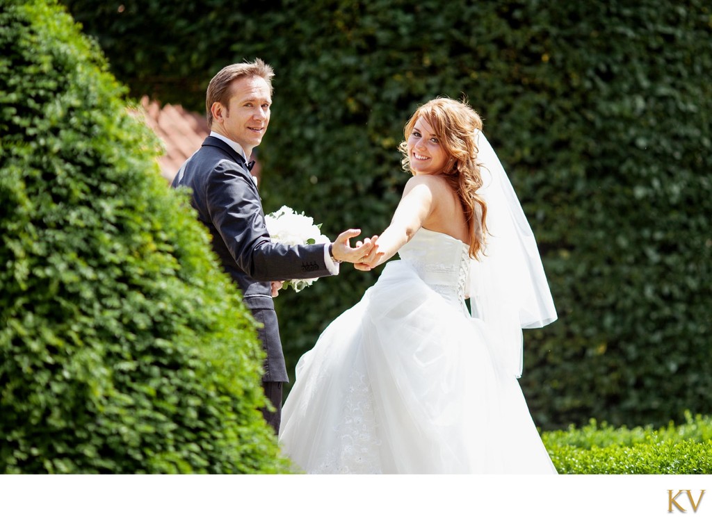 The happiest bride & groom at the Vrtba Garden