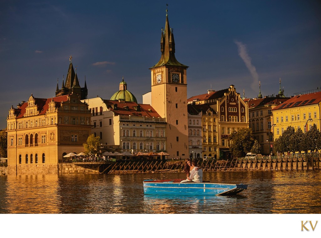 Newlyweds boat ride Prague