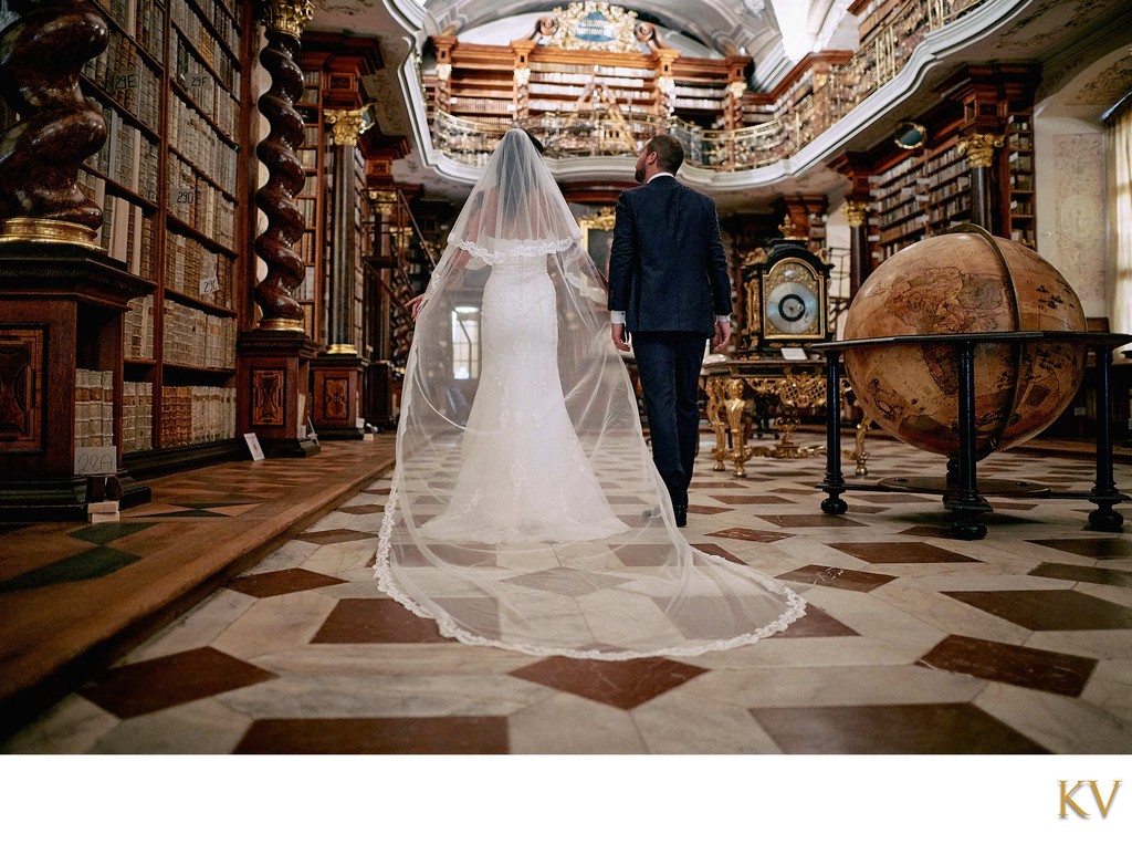 Bride Flowing Veil LIbrary