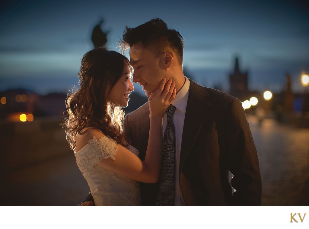 Tenderness atop Charles Bridge