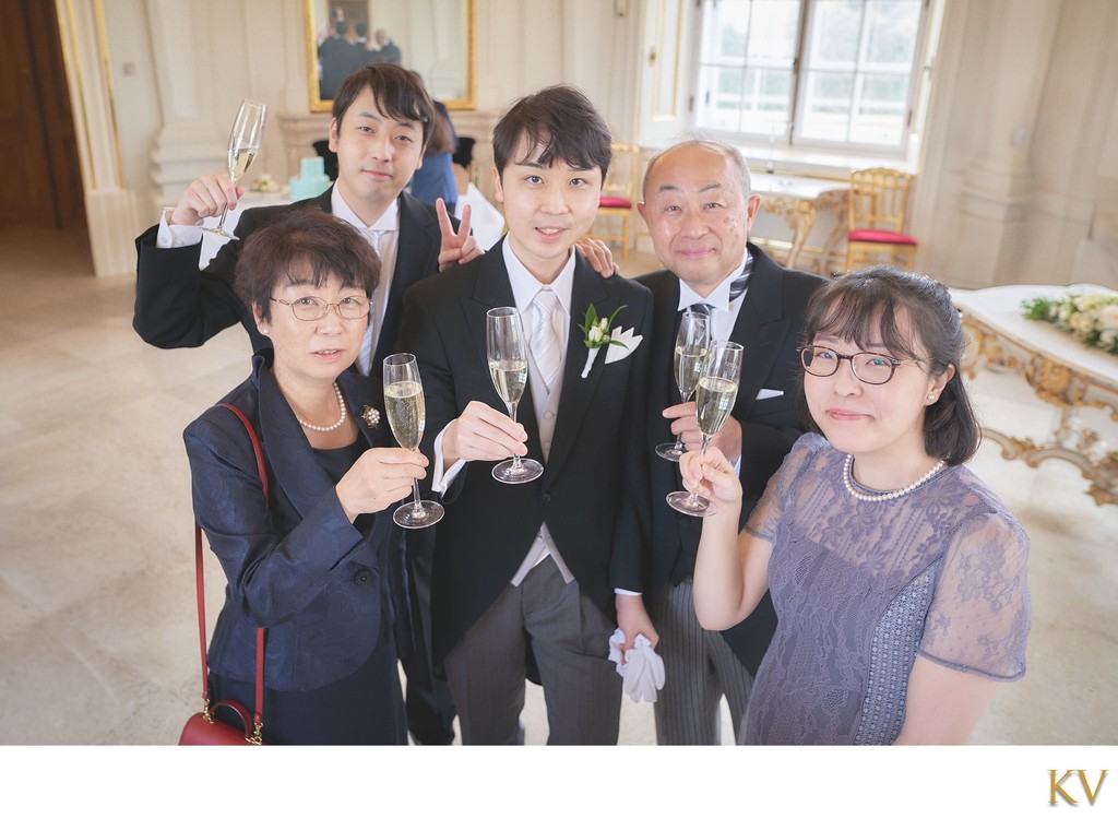 Groom Family champagne