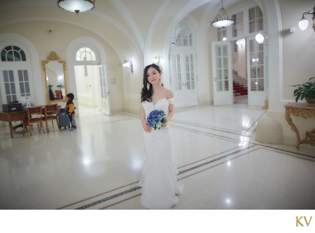 Stylish & Opulent Bride Palais Coburg