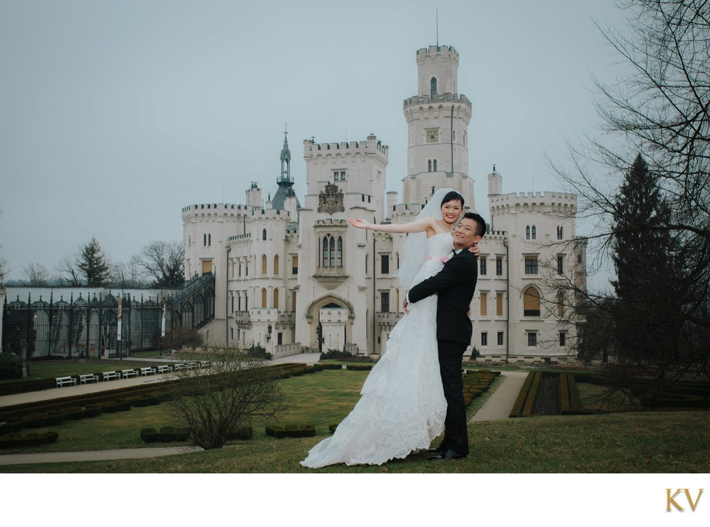 Hong Kong Newlyweds Wedding bliss at Hluboka Castle