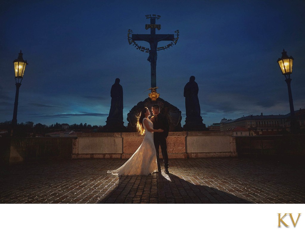 Sexy American couple Calvary Charles Bridge