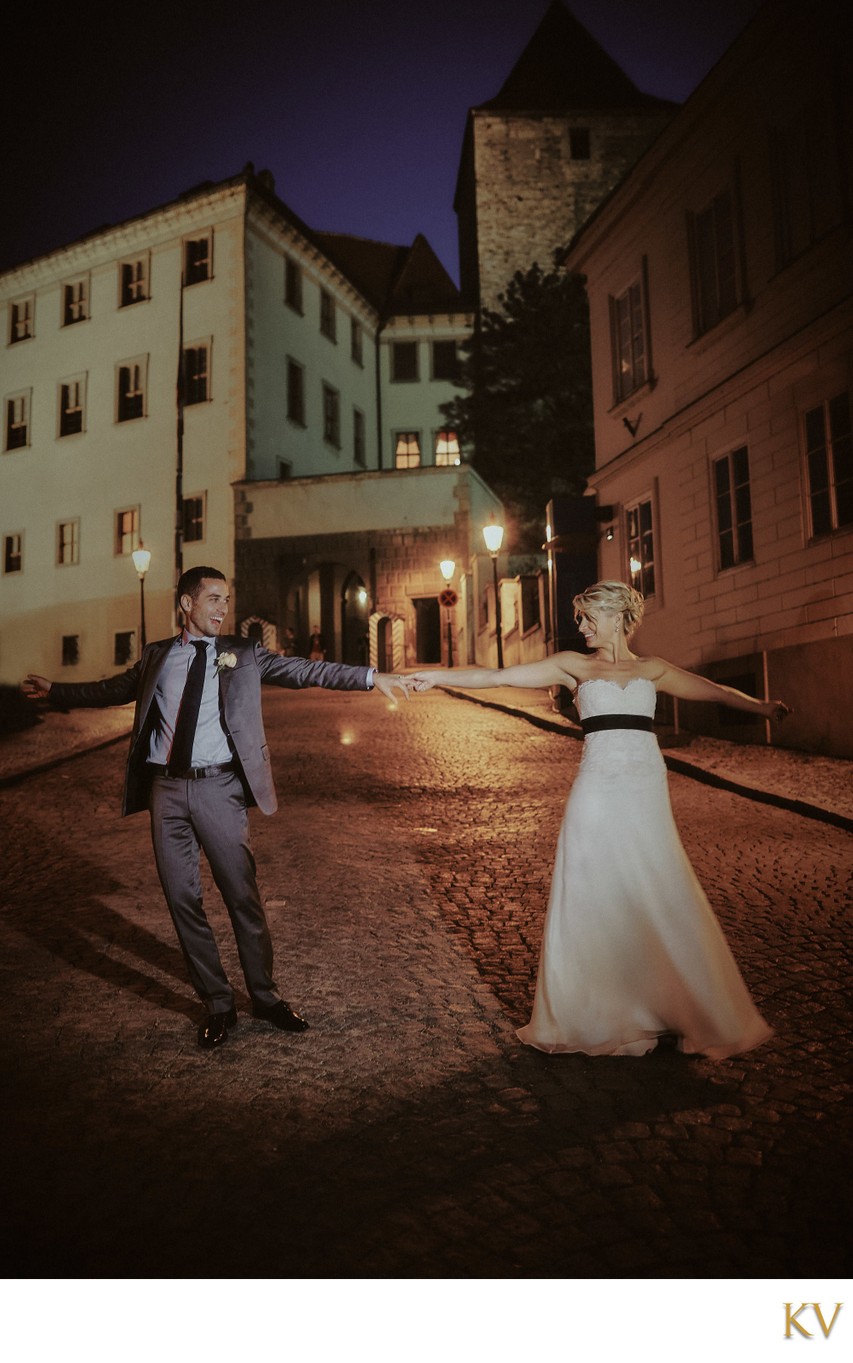 newlyweds dancing at night