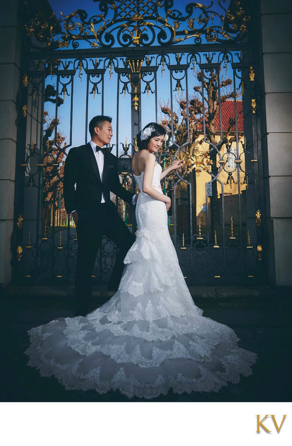 timeless elegance Hong Kong couple at Prague Castle