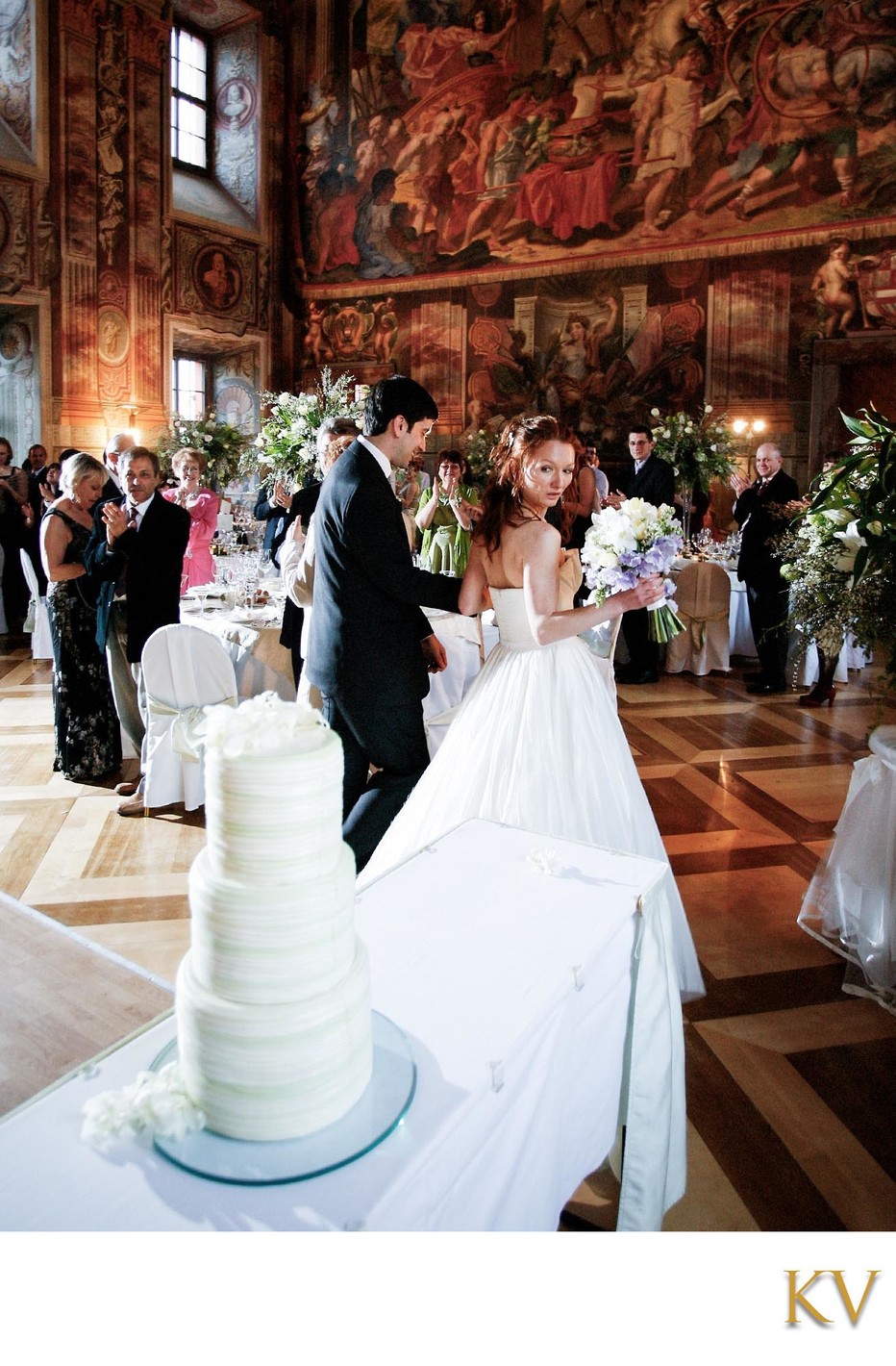 Bride & Cake - Troja Chateau Wedding