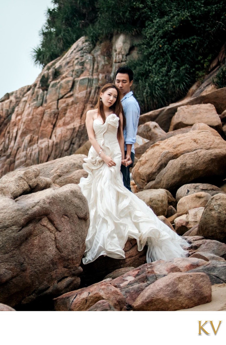 Shek O Beach Hong Kong stylish bride & groom