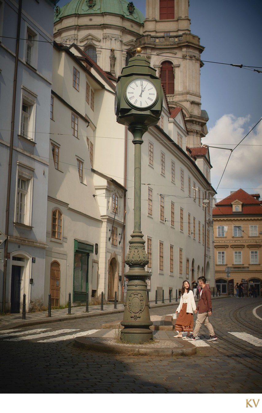 walking in Mala Strana