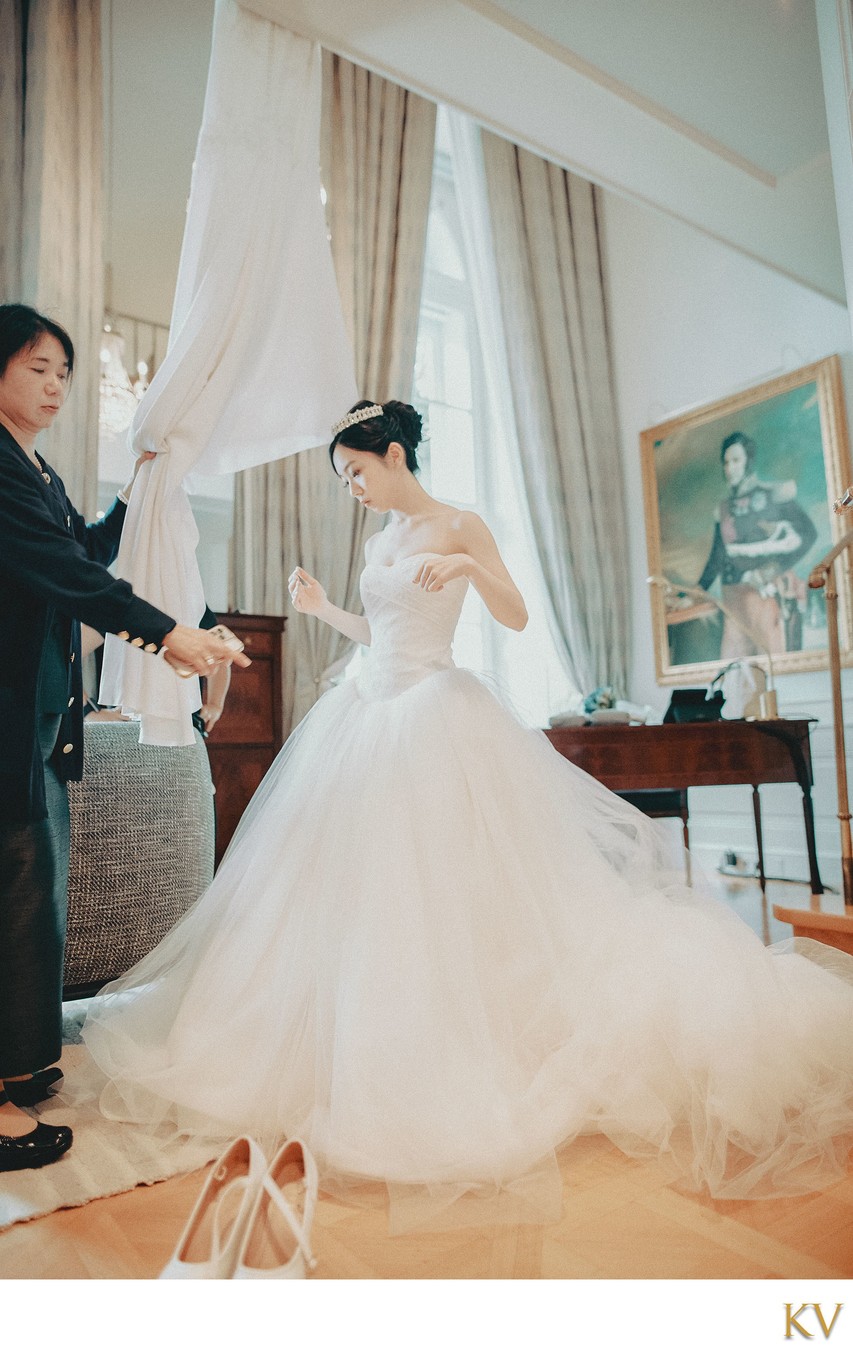 Bride and dress Palais Coburg