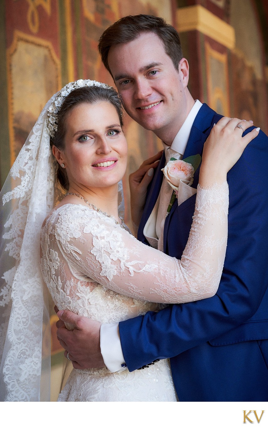 The beaming newlyweds photographed at the Ledebour Garden in Prague