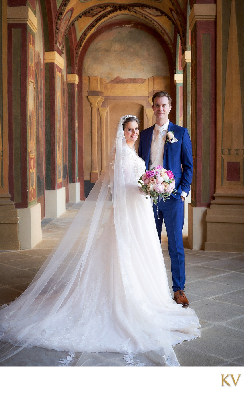 Gorgeous bride & groom at the Ledebour Garden