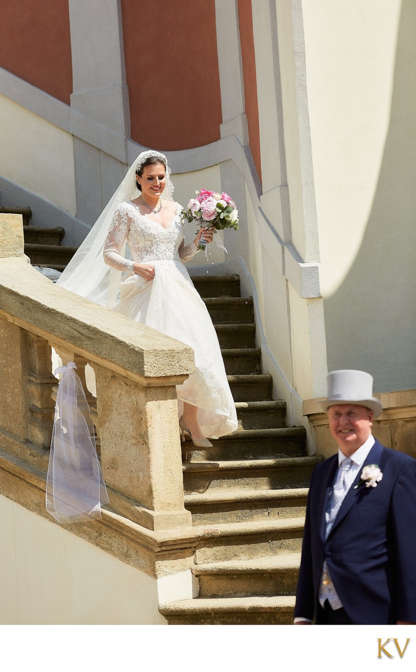 The Brides arrives at her wedding at Prague's Ledebour Garden