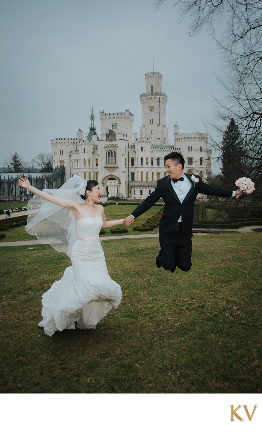 Hong Kong  Couple Joyous Winter Wedding Hluboka Castle