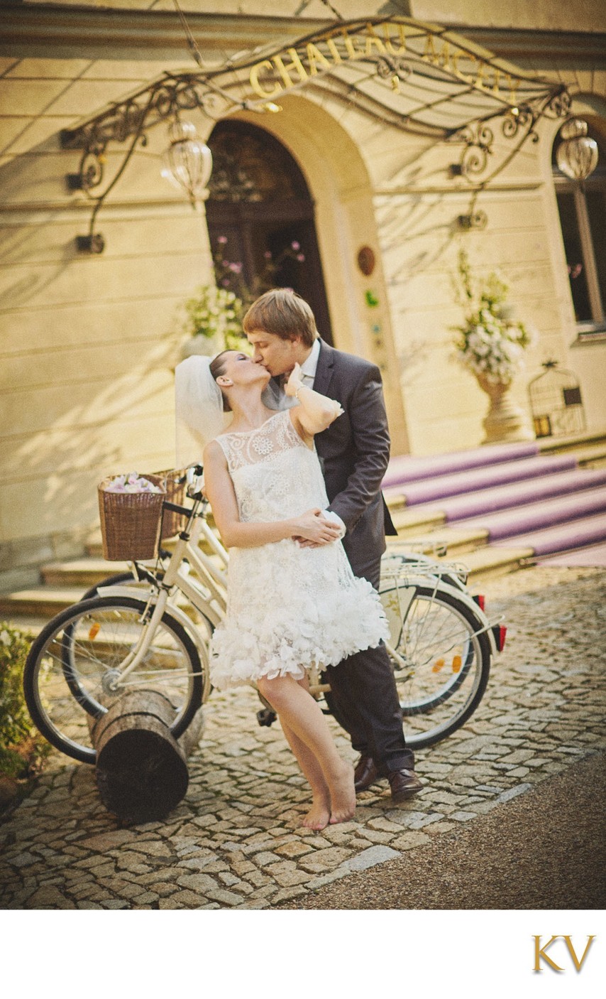 sexy kiss for the bride