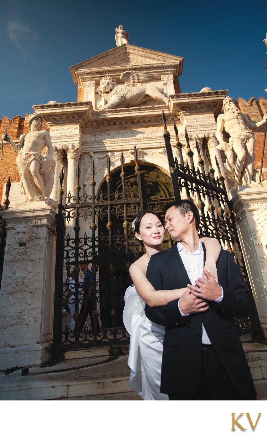 Embrace in front of Venetian Arsenal