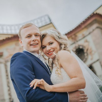 The happiest newlyweds at the Vrtba Garden in Prague
