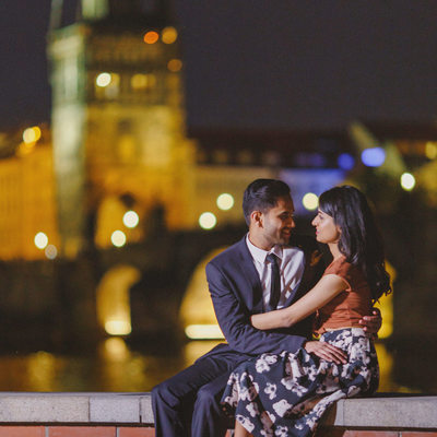 romantic Prague marriage proposal couple at nite