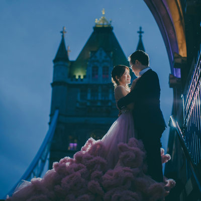 pink wedding dress London Tower Bridge sunrise photos