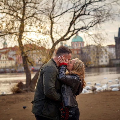 A second kiss after agreeing to marry in Prague