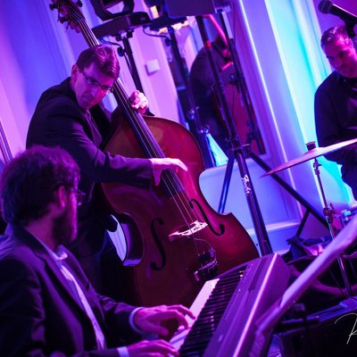 Jazz band performs Four Seasons Hotel Prague wedding