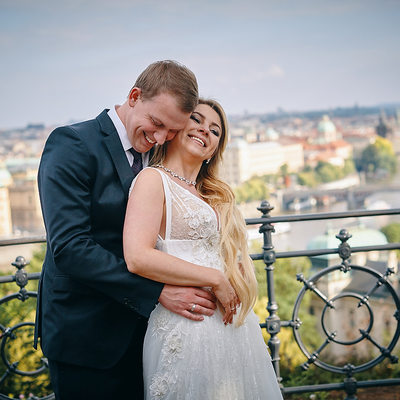 A&S beautiful Prague wedding photos Letna overlook