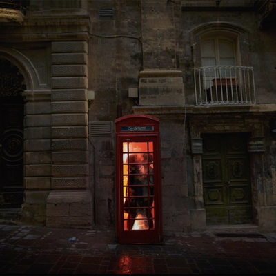 WPJA Diamand Award - Malta - couple in Telephone box